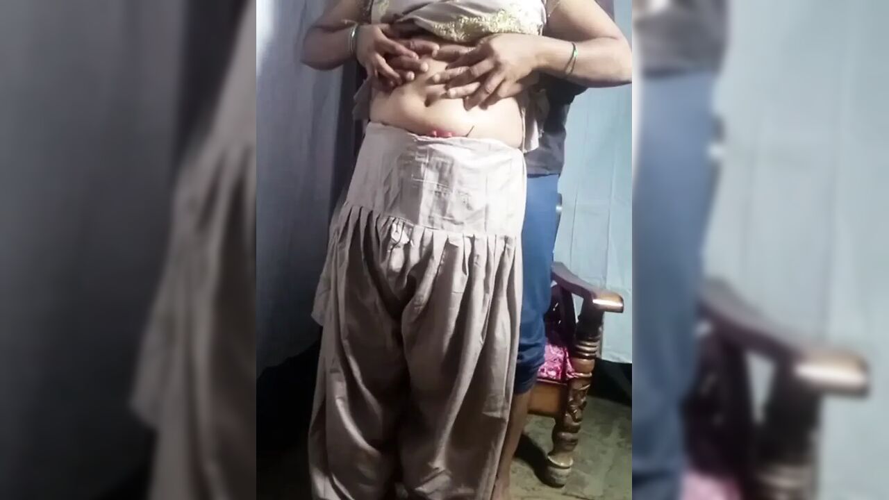 Desi sister-in-law calls the neighbors home and gets sex done, sister-in-law brother-in-law has sex.