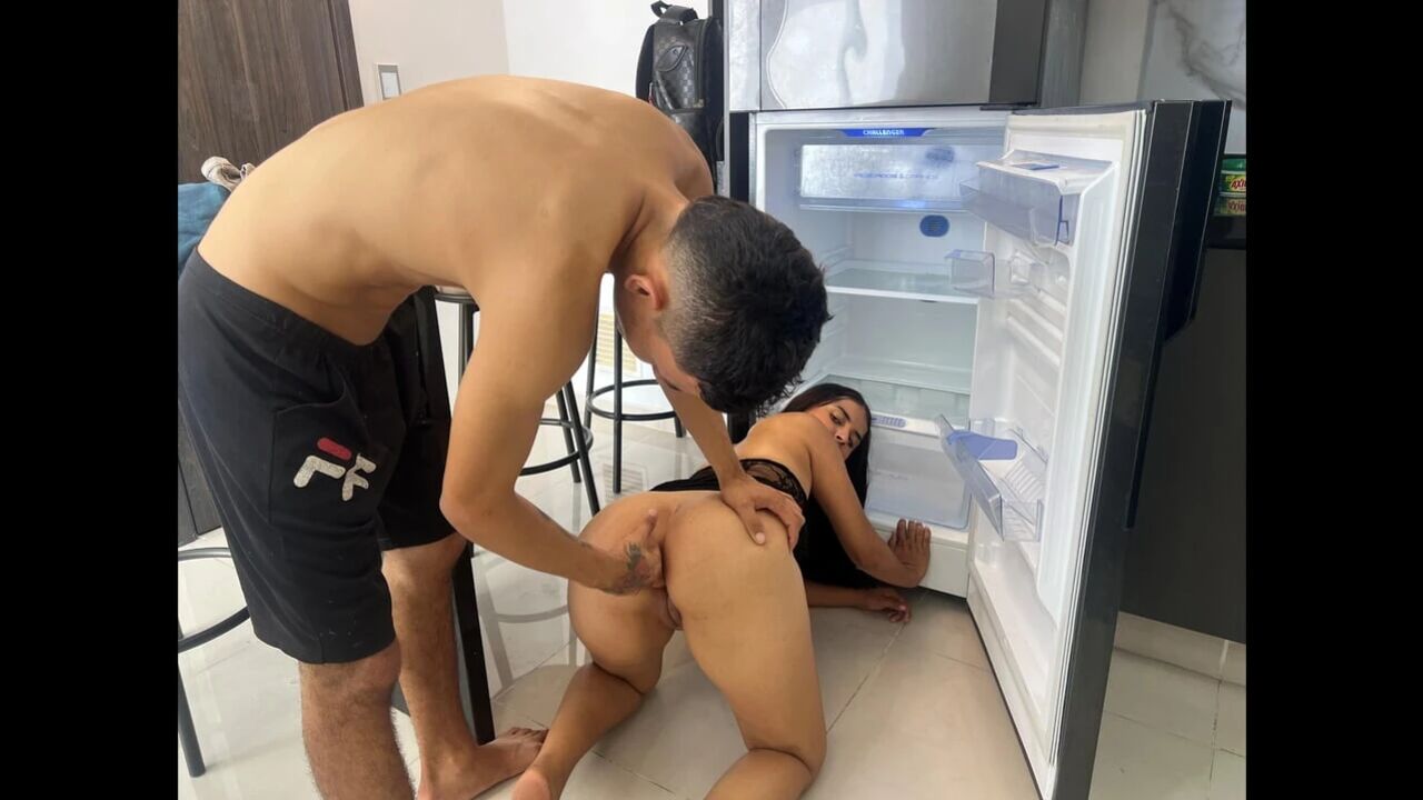 I convince my stepbrother to fuck me in exchange for cleaning the fridge and he ends up cumming in my pussy