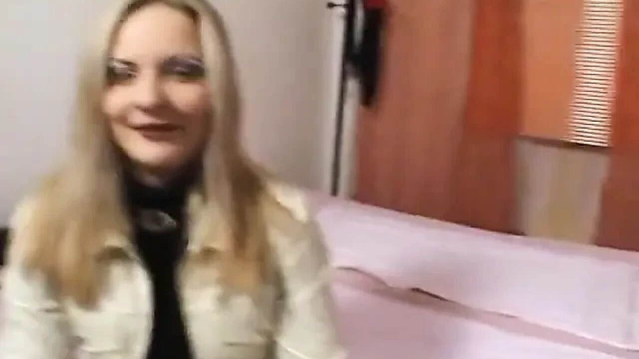 Katja 25, likes to become a pon star