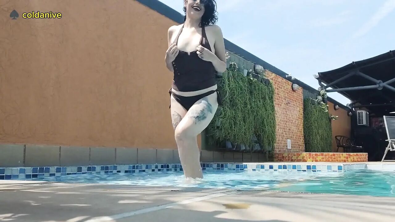 Pool Sex Pegging Rimjob and Fun