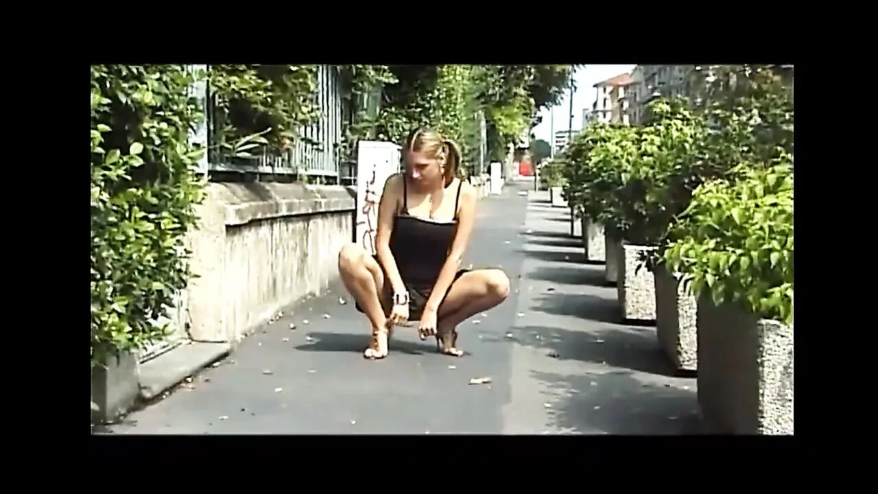 Teen with Big Boobs Gives a Deep Blowjob