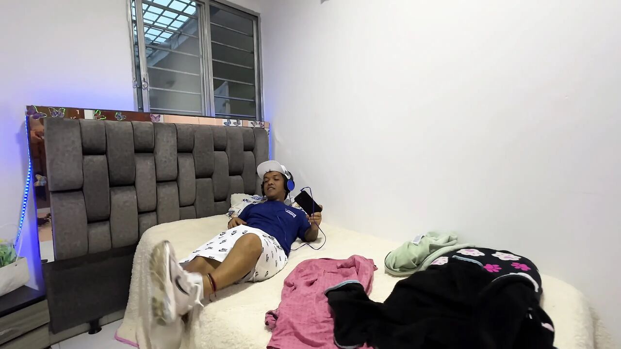 I Fuck My MILF Stepmom After She Scolded Me for Having My Room Messy, I Give Her All My Rich Juicy Milk