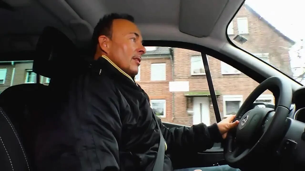 Sexy Milf had sex in the car with a big dick and does cumshot