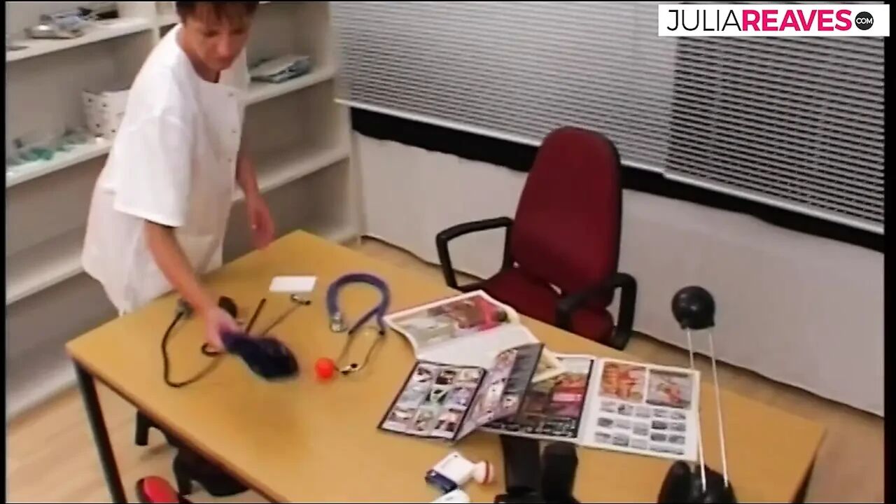 Casting at the gynecologist and then fucked hard by 2 boys