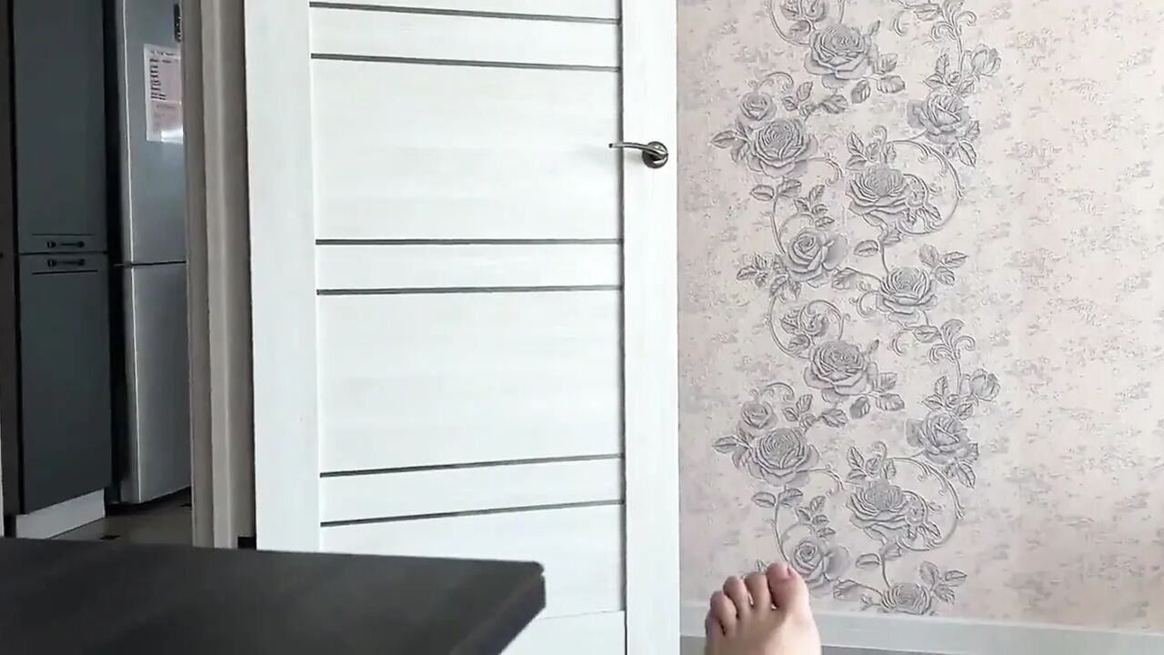 She Ran Away From a Wedding to a Friend and Sucked His Dick