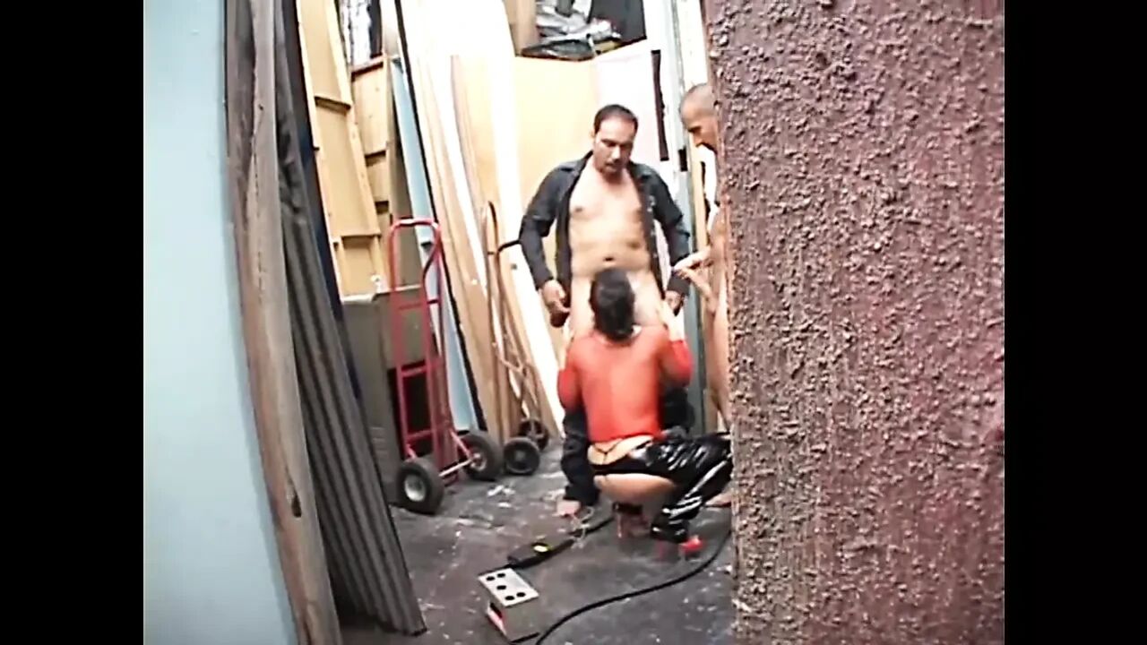 Amateur with Nymphomaniac Old Lady Fucked in Pussy and Mouth by Two Big Cocks