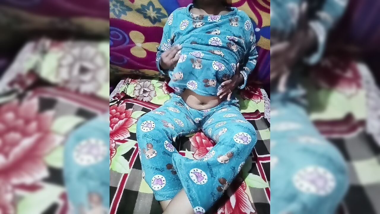 Aaj me kud apne ko pyar ki