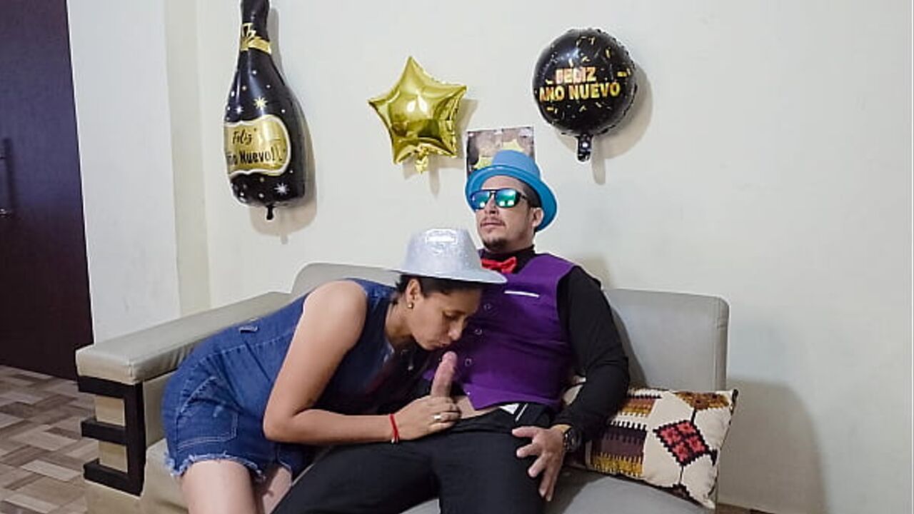 Big-bootied stepmother welcomes the new year by having sex with her stepson