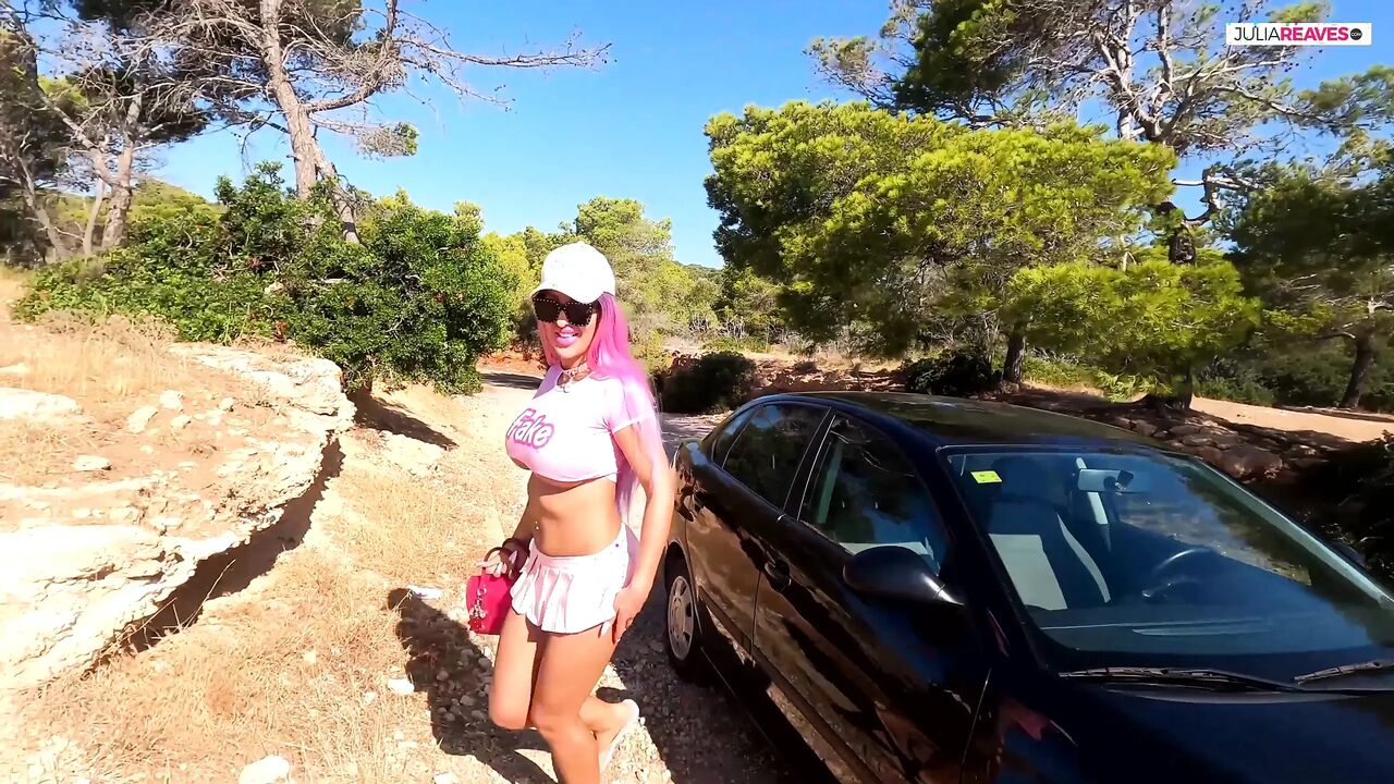 Fucking in the cliffs by the sea is so cool