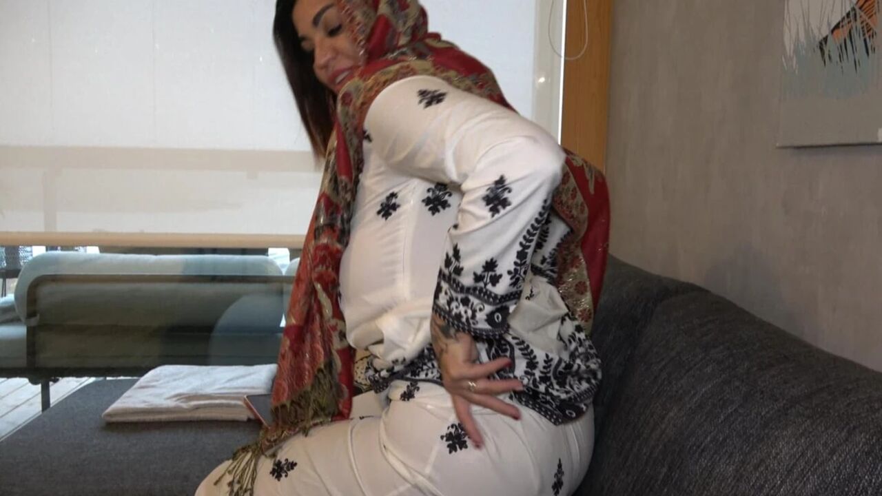 Hijab Stepmom Showing Stepson Forbidden Parts of Her Body and Want Sex
