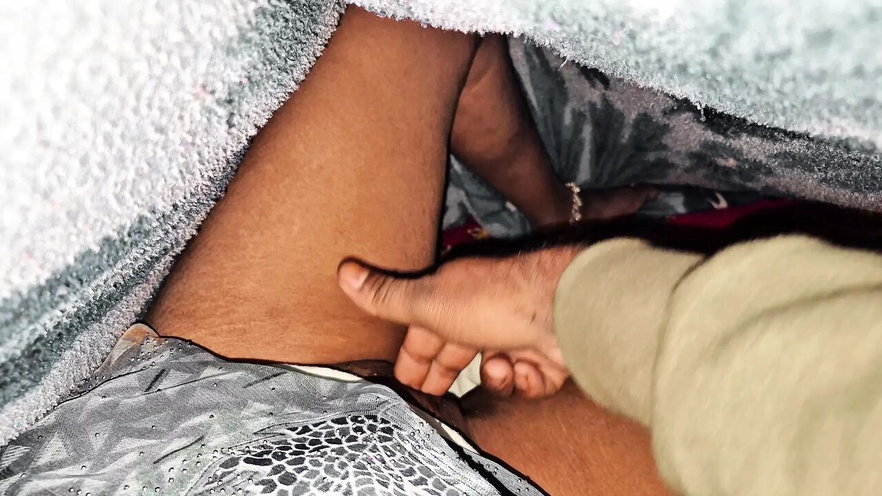 Pussy Rubbing Of Sexy House wife Indian Desi Sexy Bhabhi