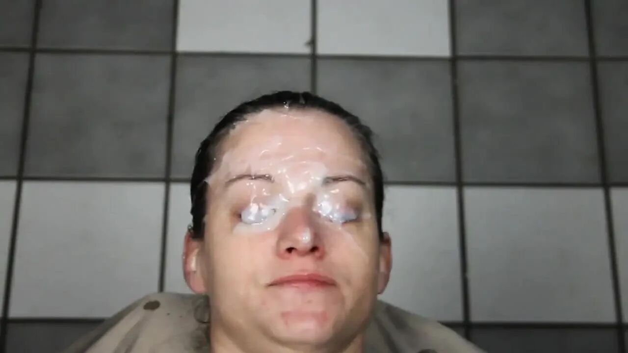 Nut in Dirty Dees Fucking Pretty Face