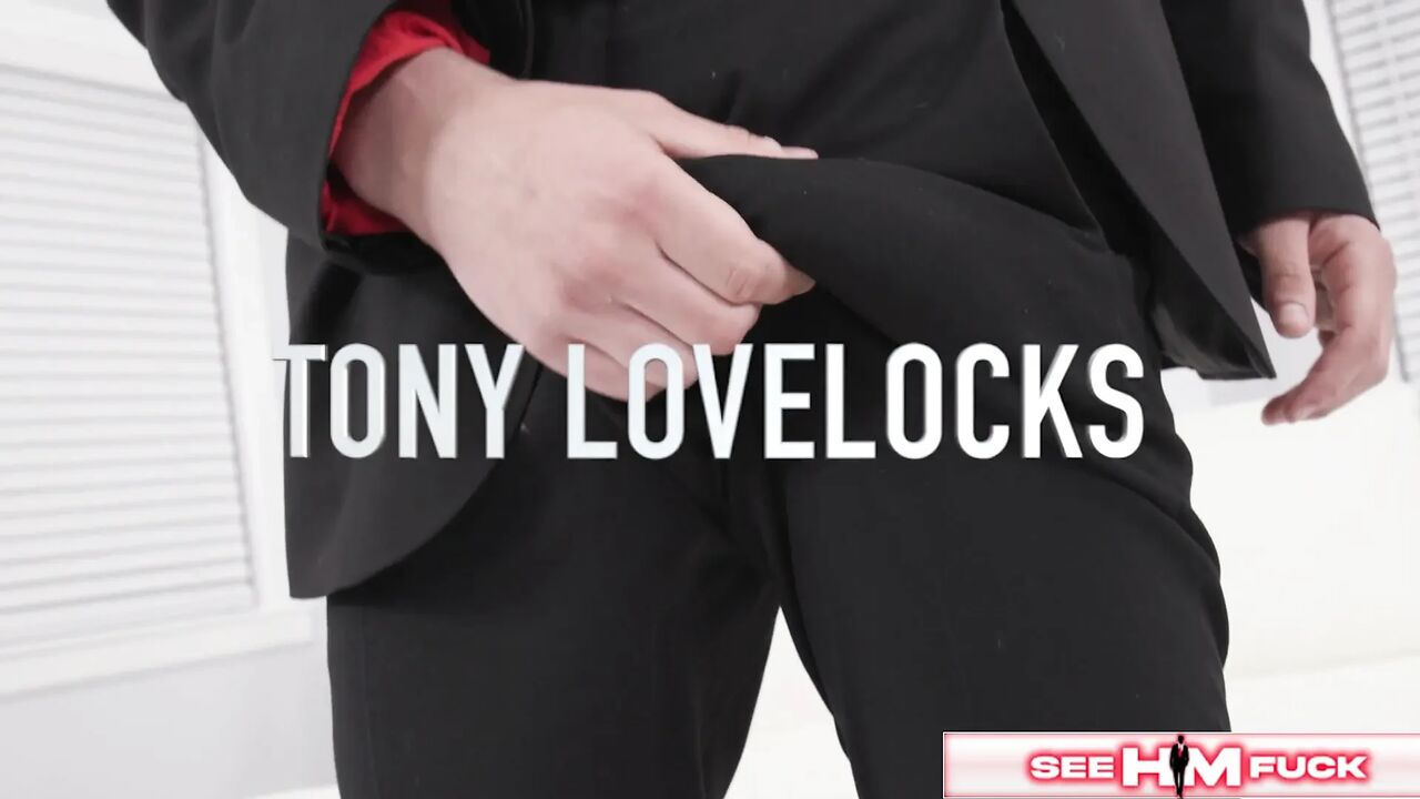 Tony Lovelocks Gets His Feet Worshiped By Indica Monroe!