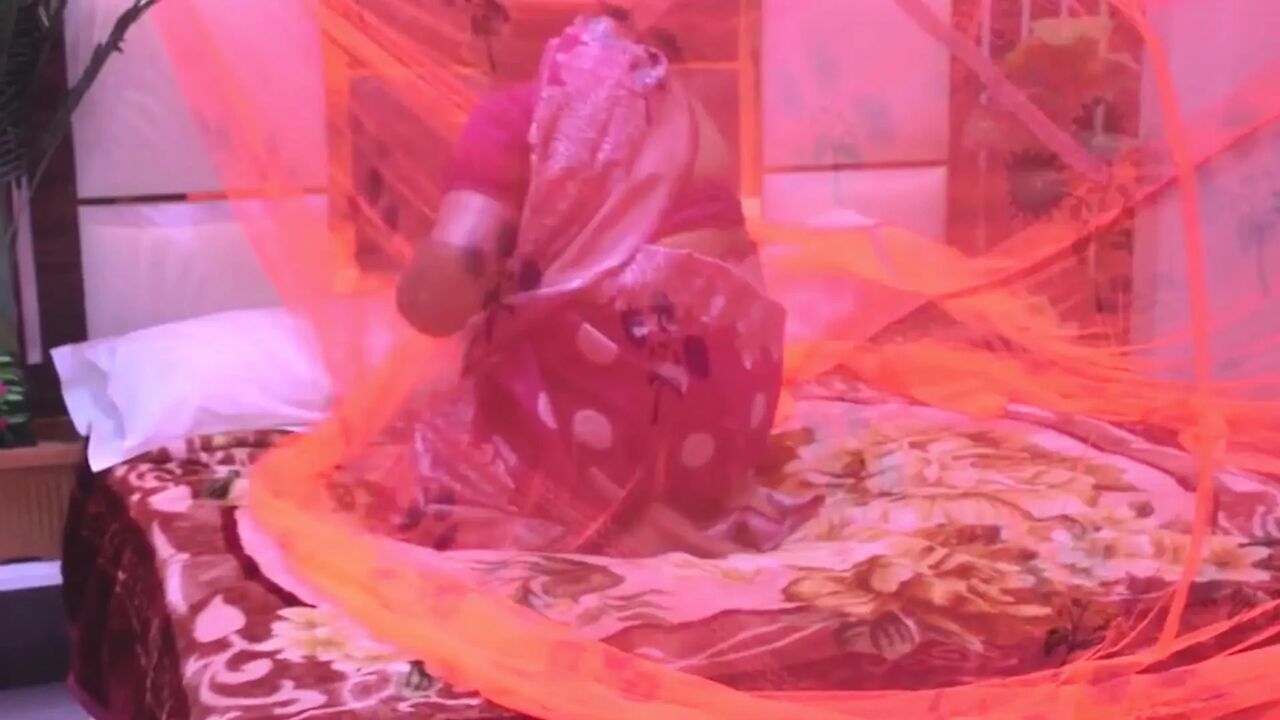 Husband ne wife ko first night ko pel diya