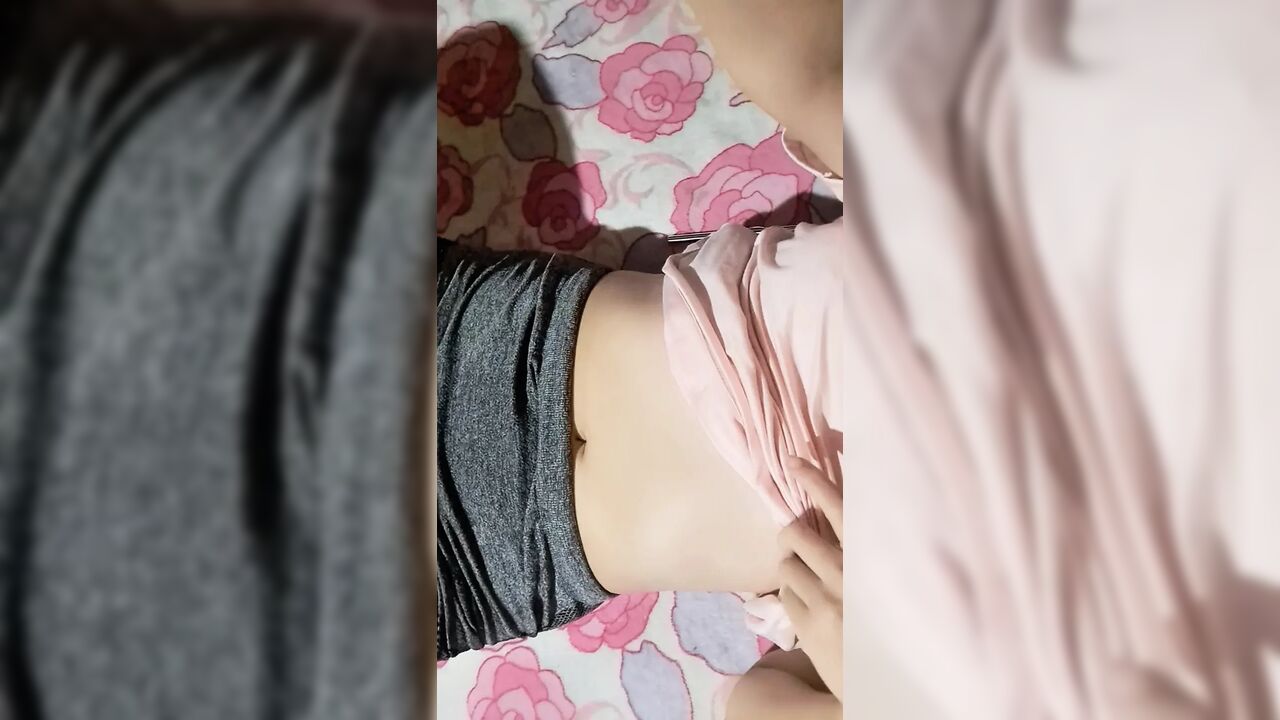 COLOMBIAN TOUCHES WITH HER STEPSON IN VIDEO CALL