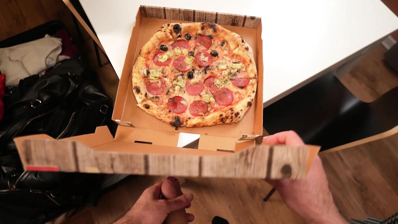 Nikas delivery fuck with pizza delivery man