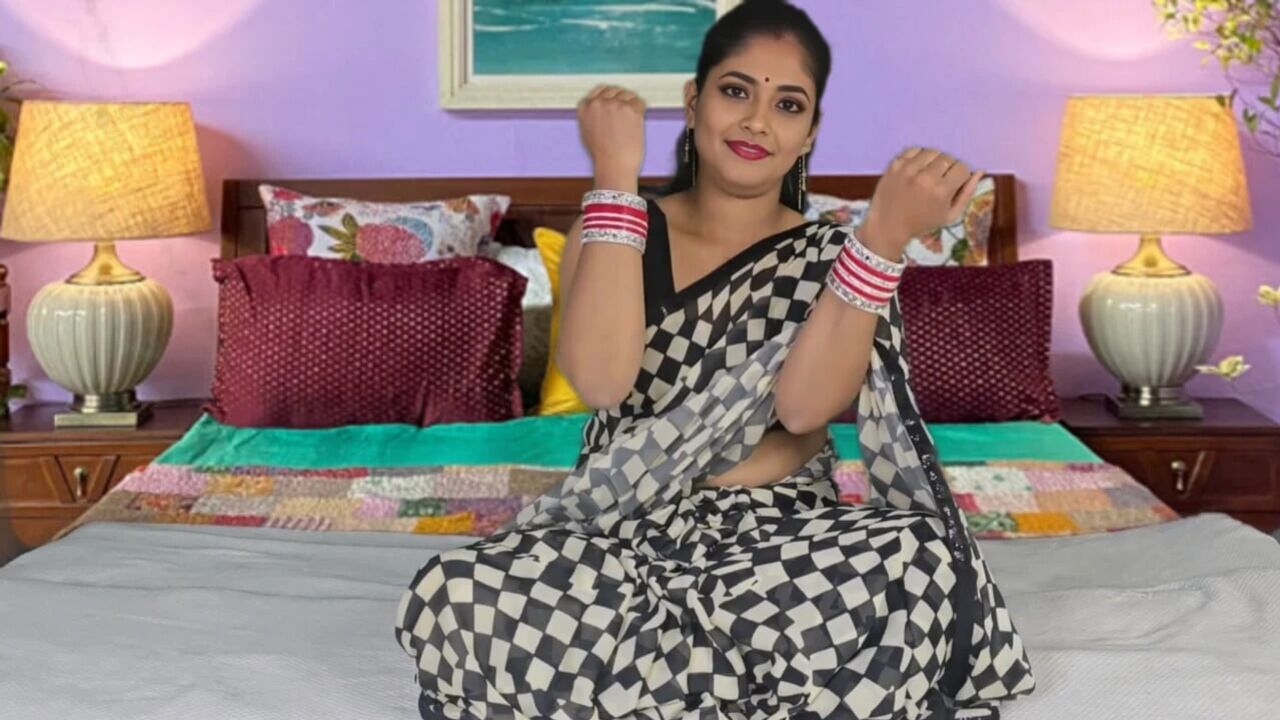 new married bhabhi beatifull saree look fucking new style viral video Hindi Audio
