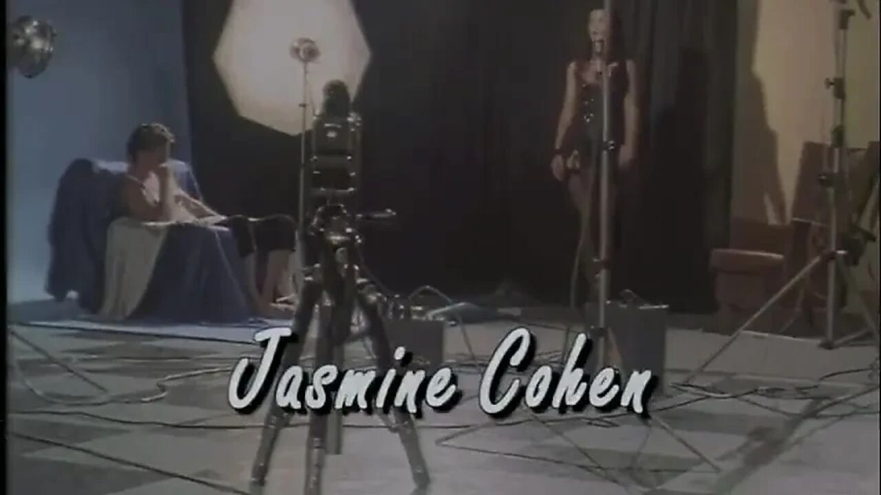 Venus Makes a Threesome on Set