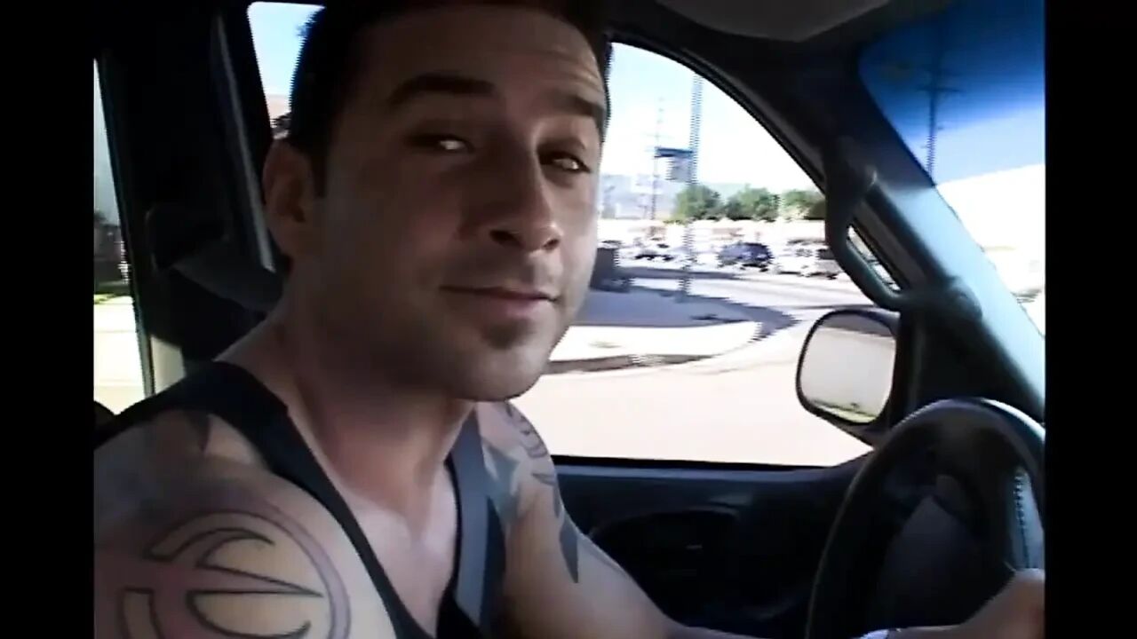 Anal fucking whit tattooed muscle guy