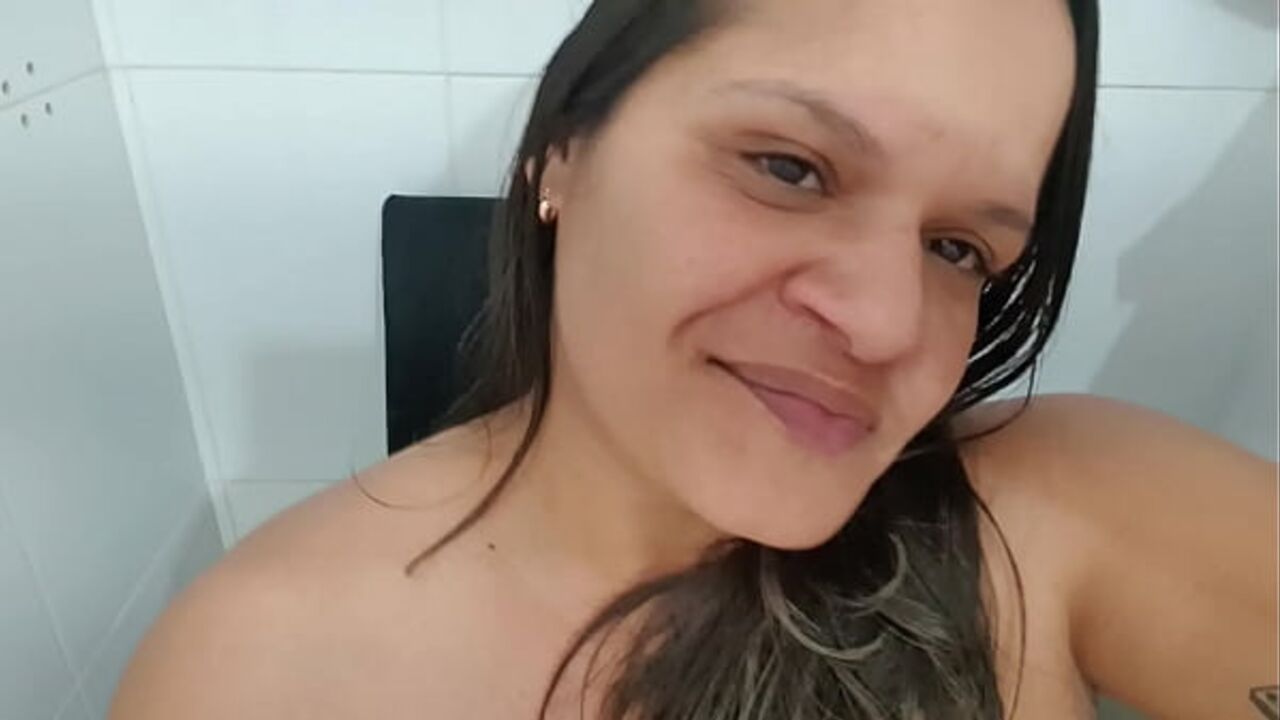 Naughty sends videos by WhatsApp