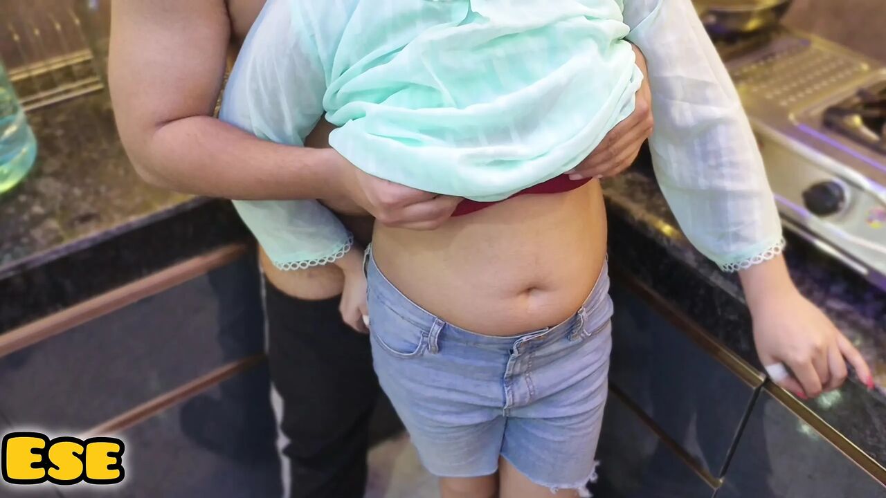 Siddi-saadi Ladki Ko lagaya Chudai Ka Shauq..
