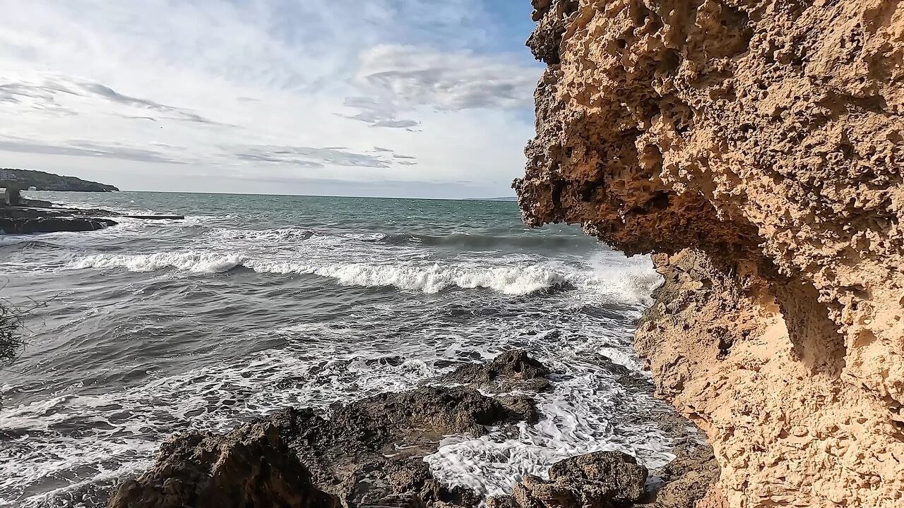 Wild Beach Vacation - Hot Tattooed MILF Gives a Stranger the Ultimate Pleasure!