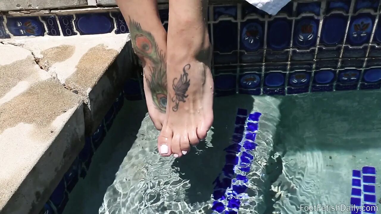Orion Raye watermelon toes