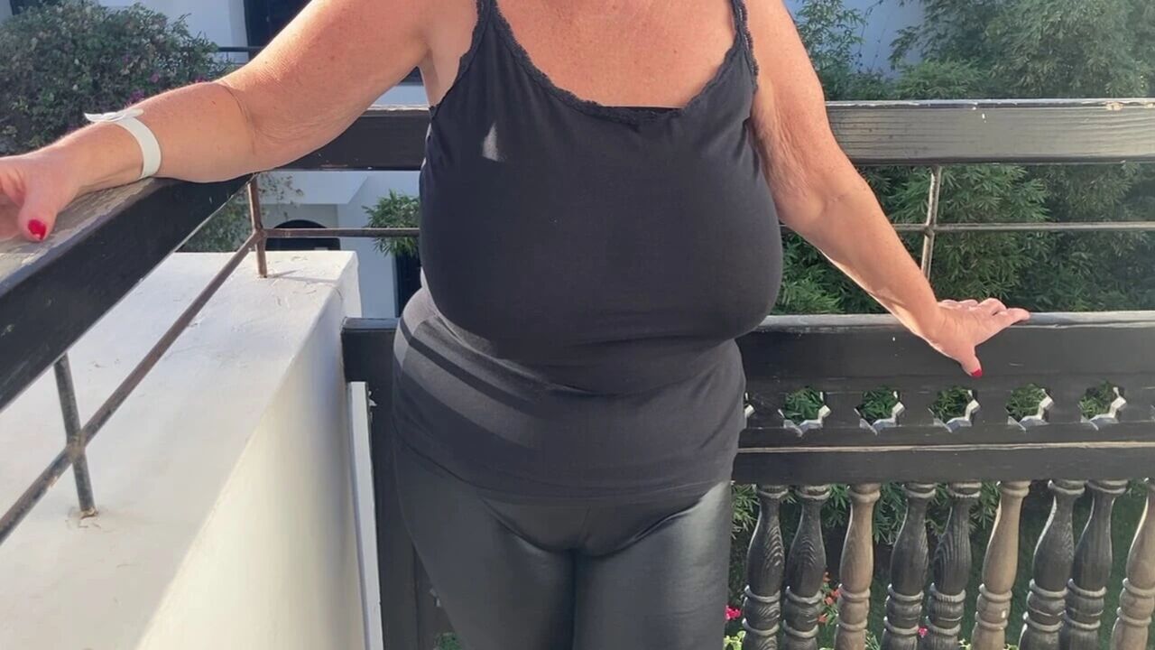 Mrs Mature Feet dressed for the party