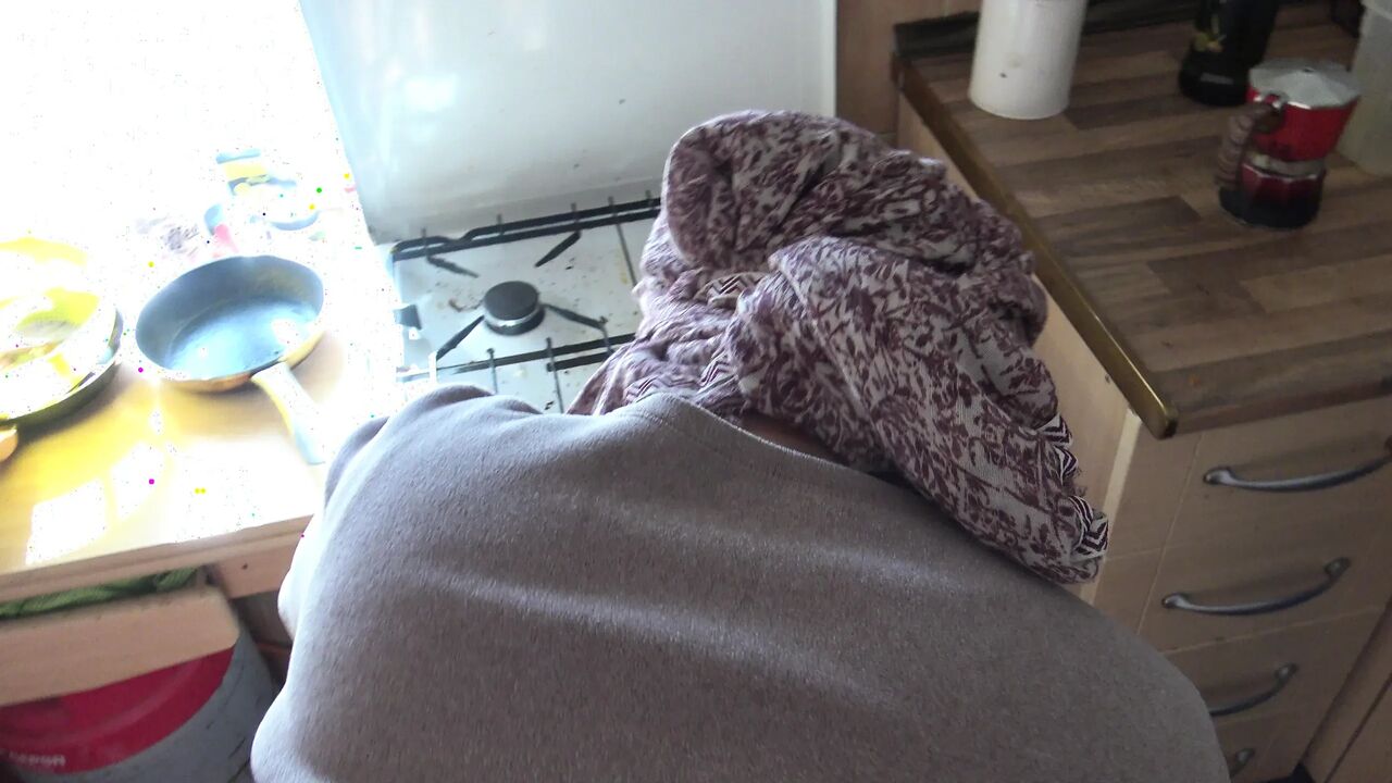 Turkish cleaning maid in Germany is SHOCKED when I flash my big cock to her.