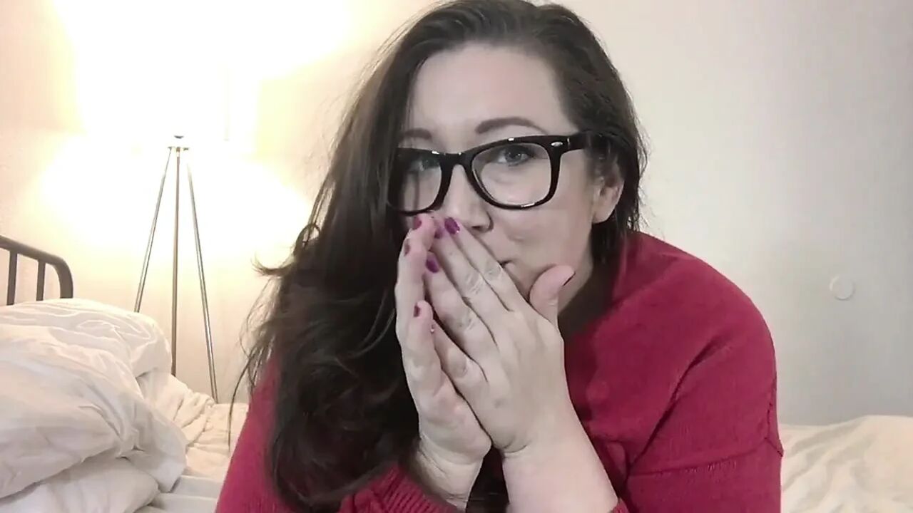 Jayne gets cozy with herself