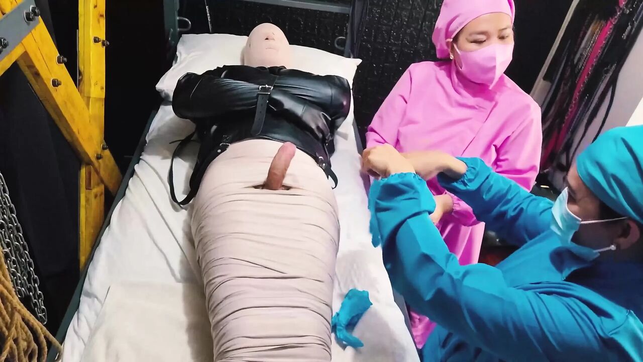 Finger sounding mummified patient