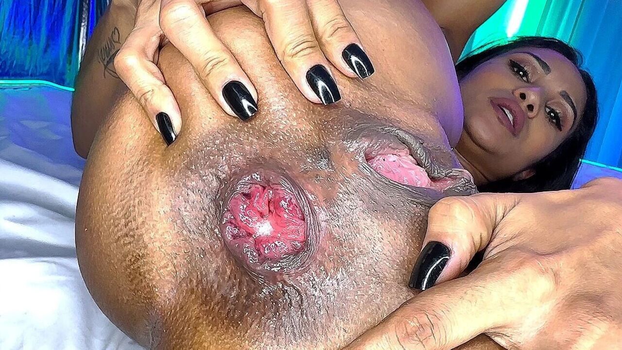 flexi skinny milf prolapse her anus for rough fucking