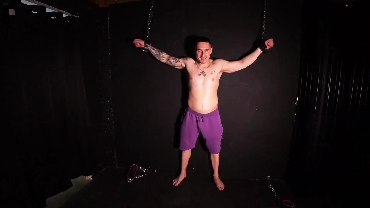 Maisie Lewis & Jasmine Brooks Show Irish Bull a Good Time