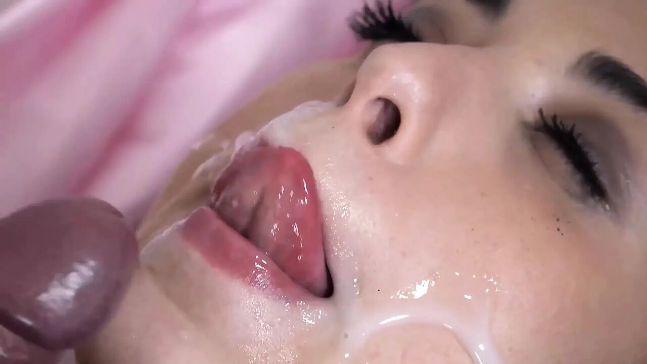 Hardcore Group Set MILF Gets Stuffed