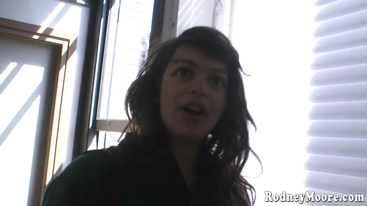 Sweet witch Rozie Cheeks big natural boobs