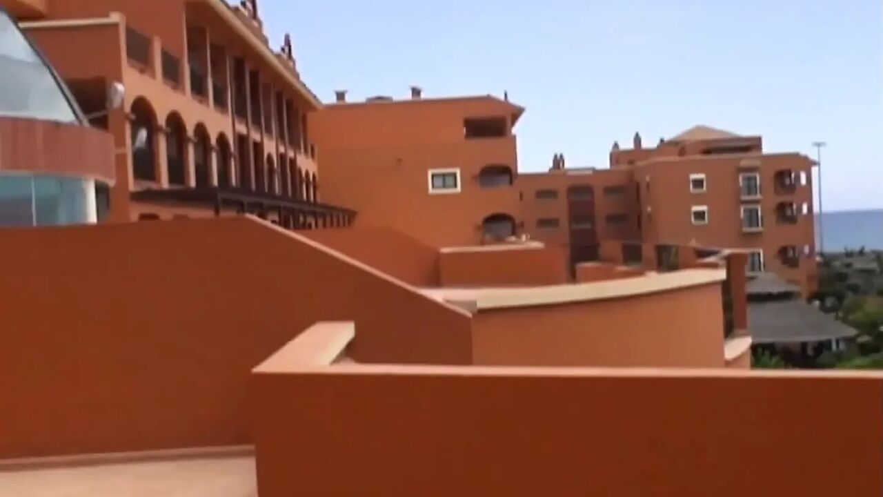 Cure redhead milf goes wild on vacation