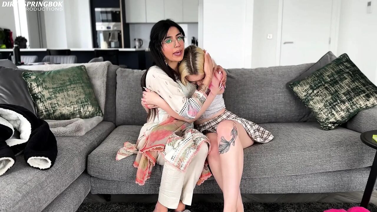 Aaliyah Comforts Kitty After Her Break-up