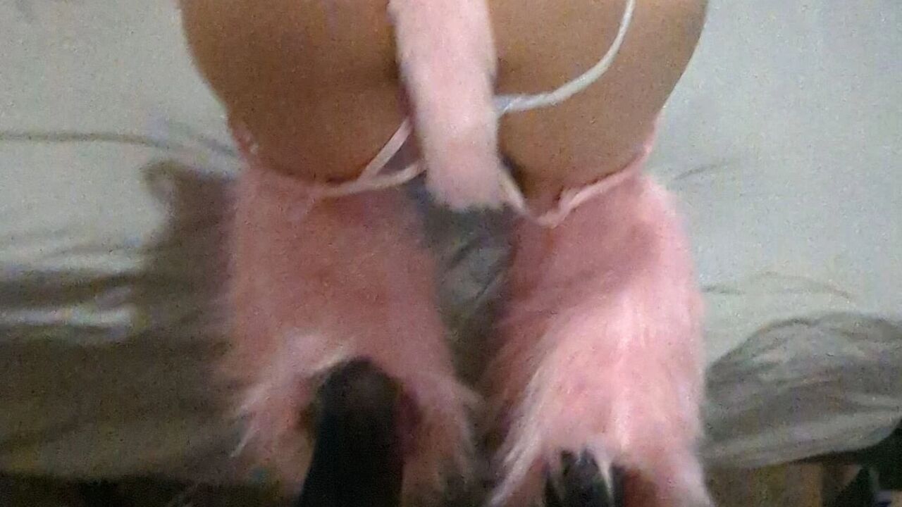 4K Pregnant MILF Kitty Creampied & Fucked with Giant Creature Dildo