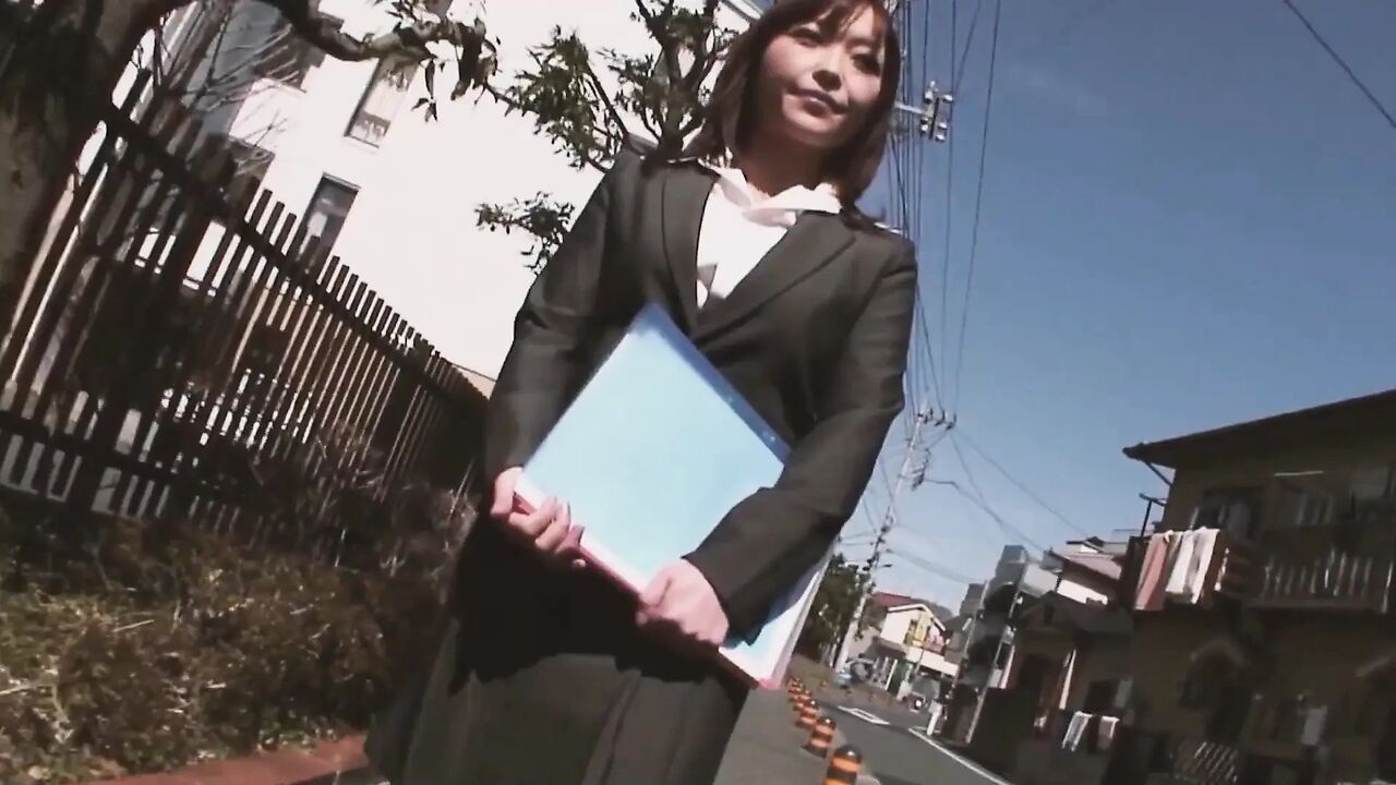 Beau Jap Sex Scene 3: Beautiful Busty Japanese Woman Masturbates in the Office Bathroom