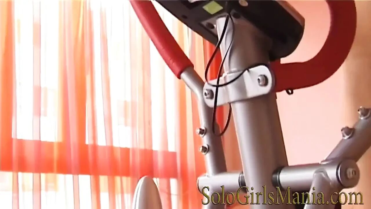 Naked Gym with Lena Cova