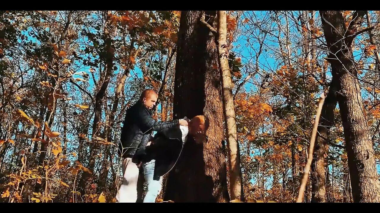 Fucked a Beauty with a Big Ass in the Forest While Walking