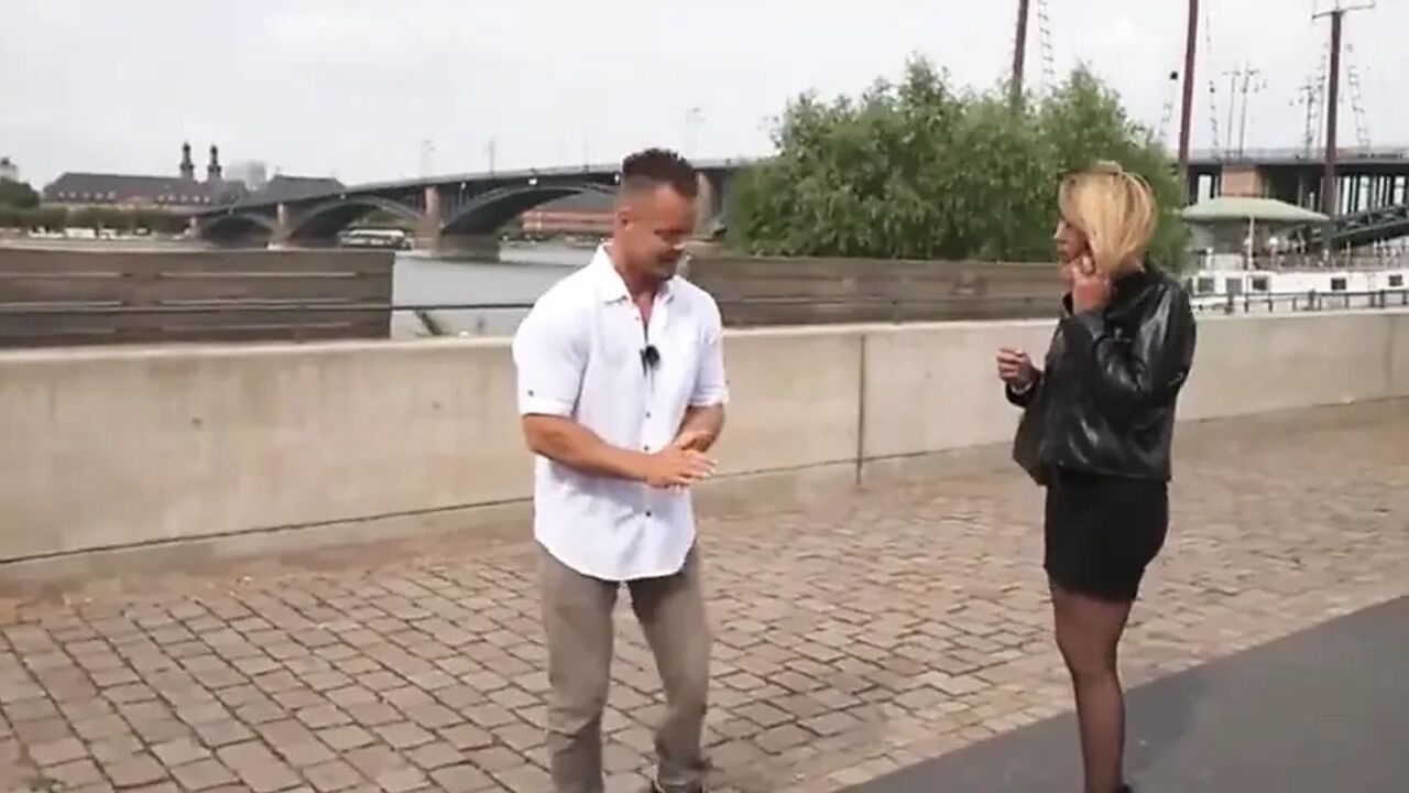 Business Woman with Tattoos Makes an Hour Free for Sex