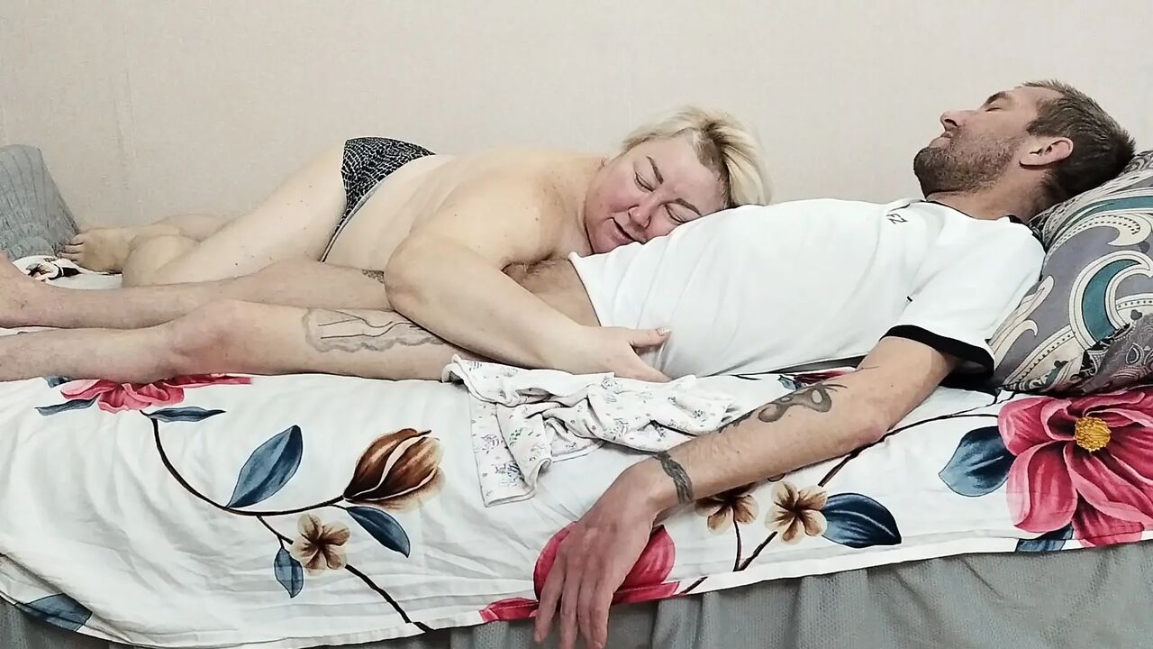 Mother-in-law's morning started with a deep blowjob and cum swallowing