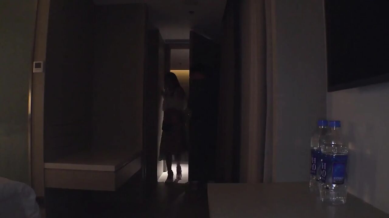 Dating a Handsome Asian Guy and Getting Fucked Hard in Hotel
