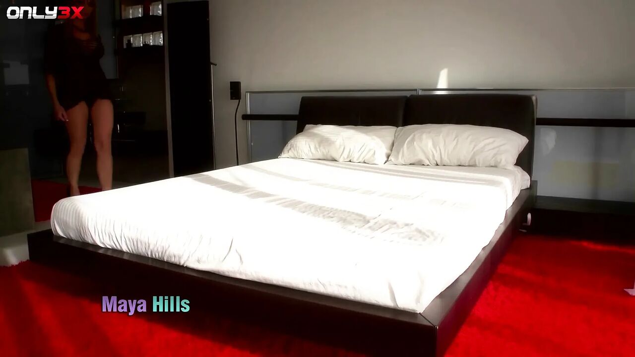 Foxy bosomy Maya Hills got a lot of orgasms with Manuel Ferrera