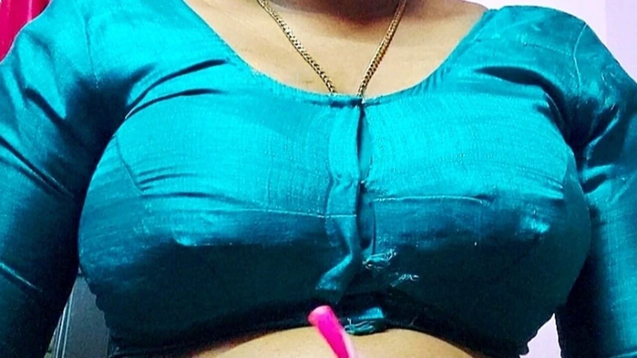 Indian Young Stepmom Sex in bedroom hindi