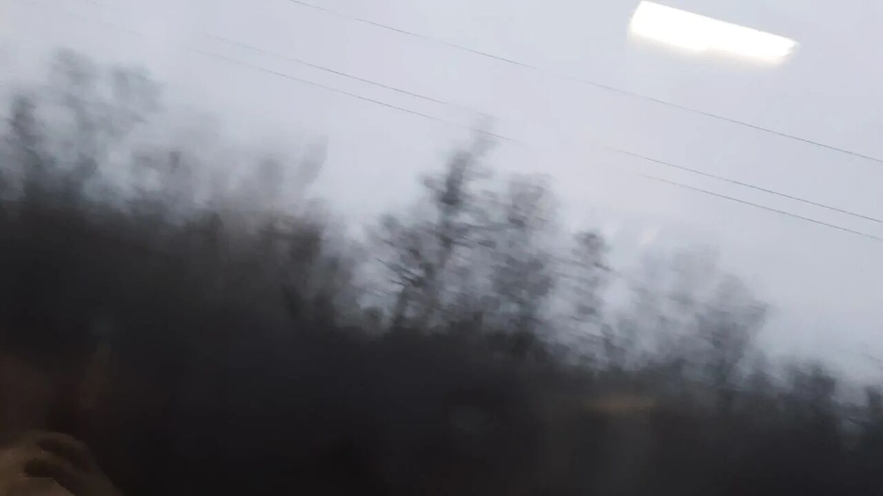 I masturbate riskily on a public train until I cum