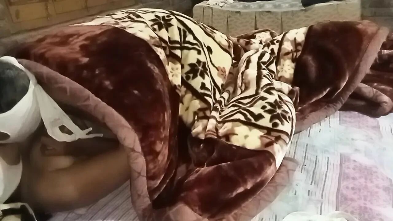 stepUncle ne aunty ki bur chat chat Pani Nikal diya fhir hardcore chudai Kiya aunty khus ho gai