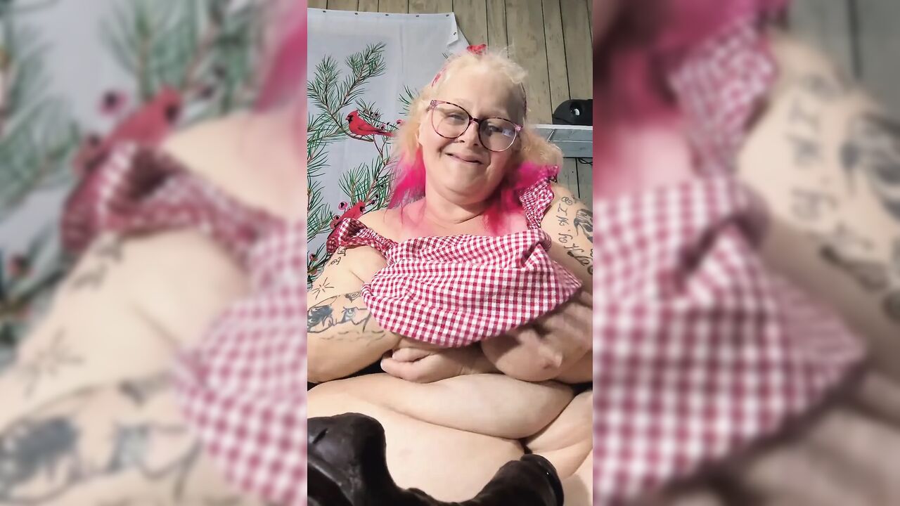Goldilocks Was in the Forest Needing Her Cock Porage
