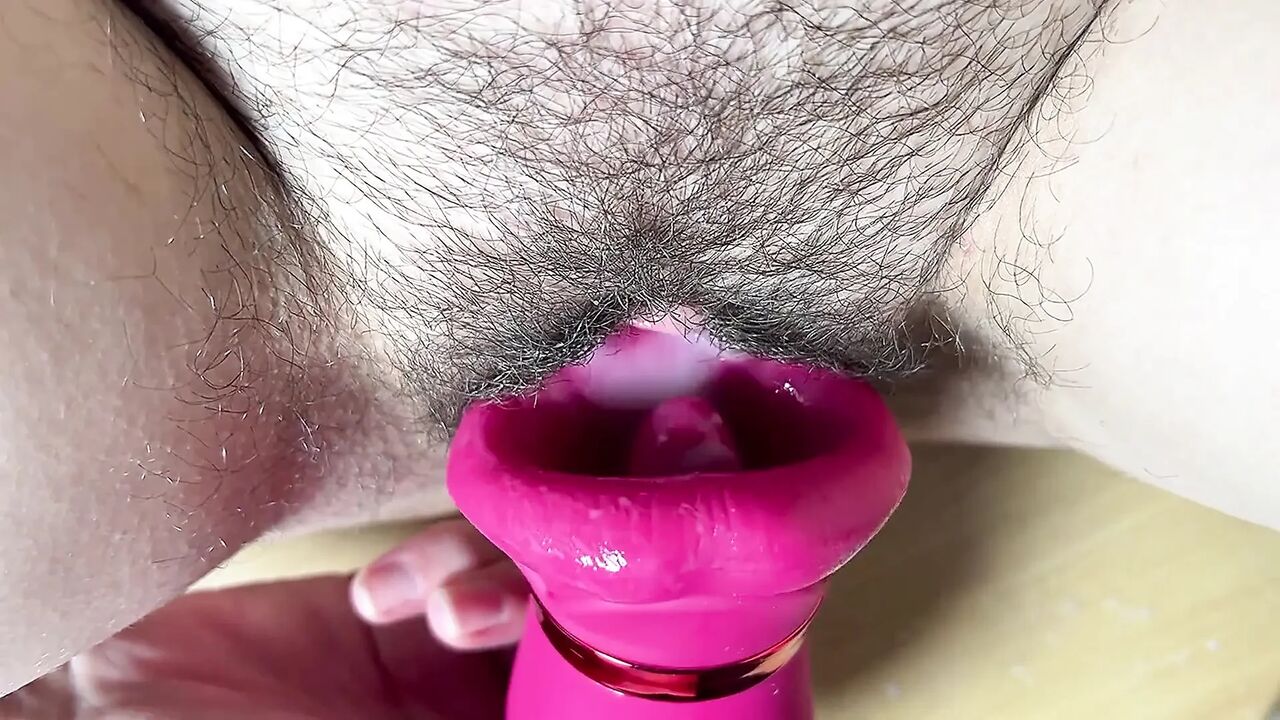 Crazy Pussy Linking with a Toy Makes Me a Big Squirt!